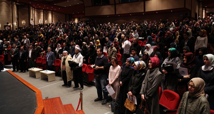 Namaz Gönüllüleri Platformu'nun 'Namazla Diriliş' etkinlikleri ikinci on yıl programı Üsküdar'da gerçekleşti