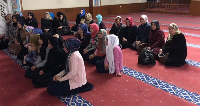 Ensar Vakfı Ümraniye Şubesi'nin organizasyonu ile 'Anne Kız Camii Buluşmaları' devam ediyor