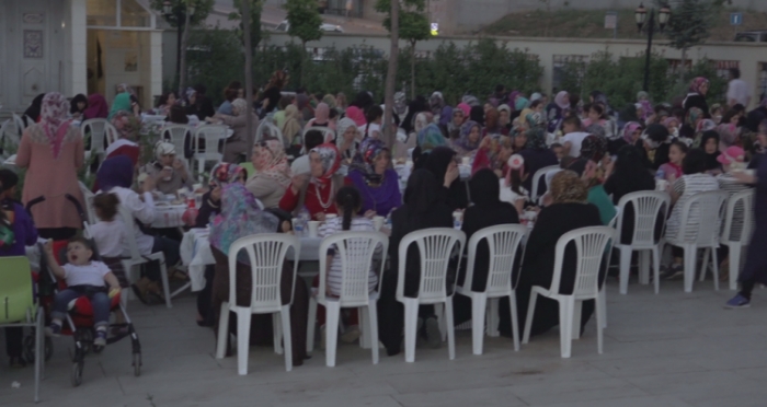 Ataşehir İmam Hatip Okulları Derneği ve Ensar Vakfı Ataşehir'den Kadınlar İftarı