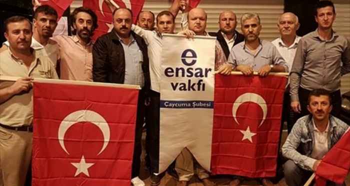  Ensar Vakfı Çaycuma'da Türk Bayrağı dağıttı