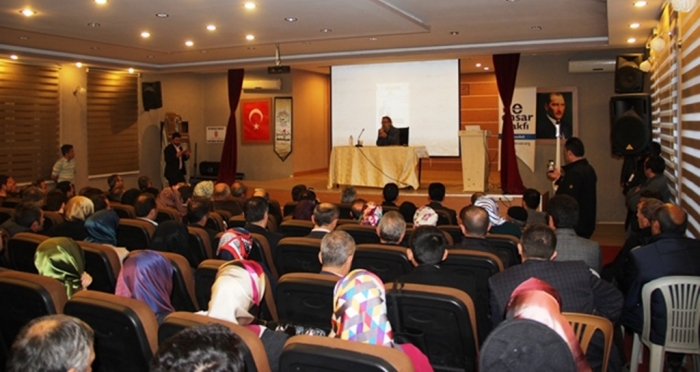 Yusufeli Belediyesi ve Ensar Vakfı Artvin Şubesinin organizasyonu ile  Mustafa Armağan'dan 'Abdülhamidin Direnişi Yeni Türkiyenin Dirilişi' programı