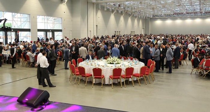 Ensar Vakfı 30.Geleneksel İftar Yemeği İBB Avrasya Gösteri Sanatları Merkezinde 3.000 kişinin katılımı ile yapıldı.