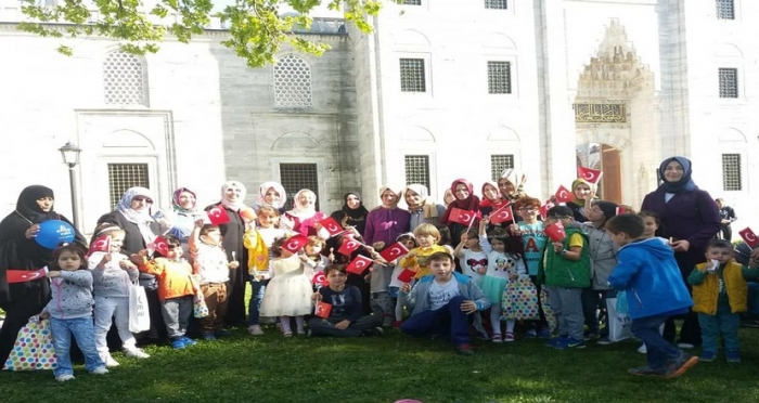 Ensar Çocukları 23 Nisan'ı Oyunla, Masalla ve Hediyelerle Kutladı