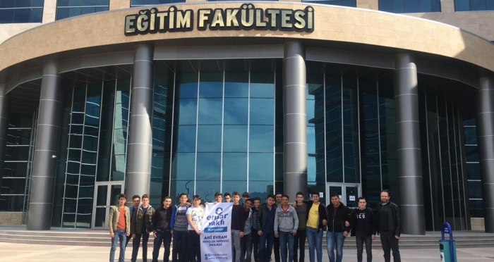 Ensar Vakfı Kırşehir Şubesi Ahi Evran Üniversitesine Gezi Düzenledi 