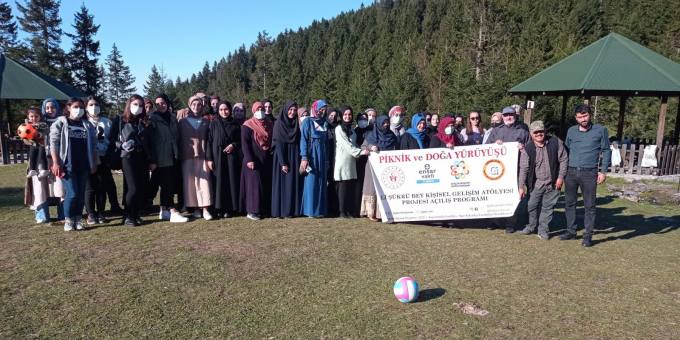 Ensar Vakfı Trabzon Şubesi piknik ve doğa yürüyüşü düzenledi