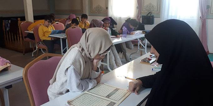 Ensar Vakfı Eyüpsultan Şubesi'nde Çocuklar İçin Kur'an Dersleri Yapılıyor
