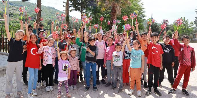 İstanbul Tasarım Merkezi Deprem Bölgesinde Çocuklar İçin Atölyeler Düzenledi