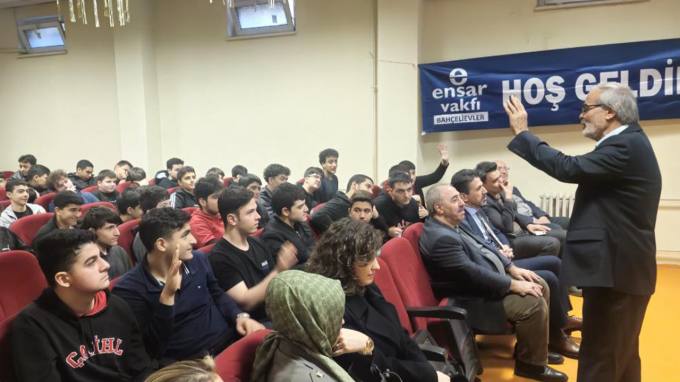 Mehmet Akif Ersoy'un İzinde: Ali Erkan Kavaklı, Gençlerle 'Asım'ın Nesli'ni Konuştu