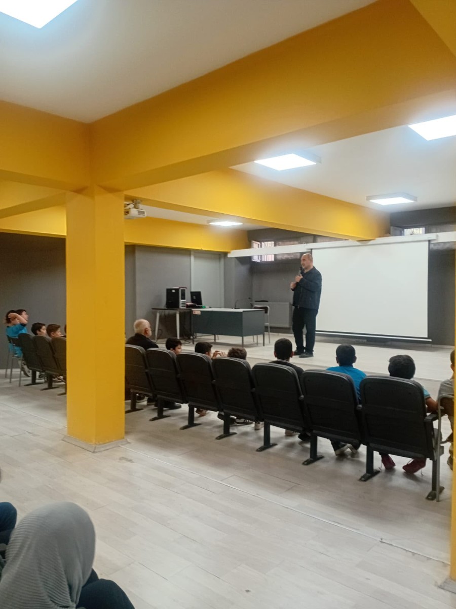 İmam Hatipli Öğrencilere "İlmin Ehemmiyeti" Semineri