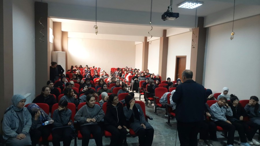 Gaziantep'te İmam Hatipli Öğrencilerle İlim, Ahlak ve Değerler Üzerine Hasbihal