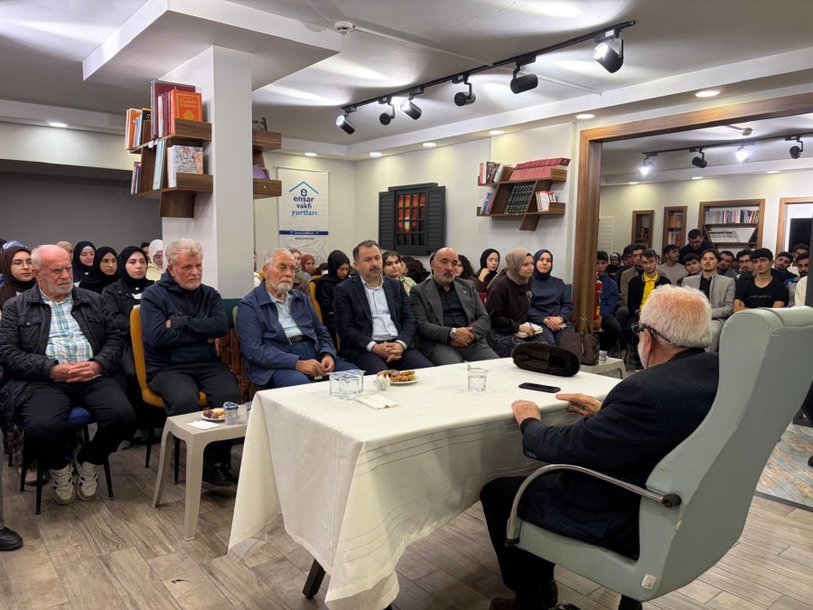 İhsan Süreyya Sırma, Gençlerle Tarih ve Düşünce Üzerine Söyleşti