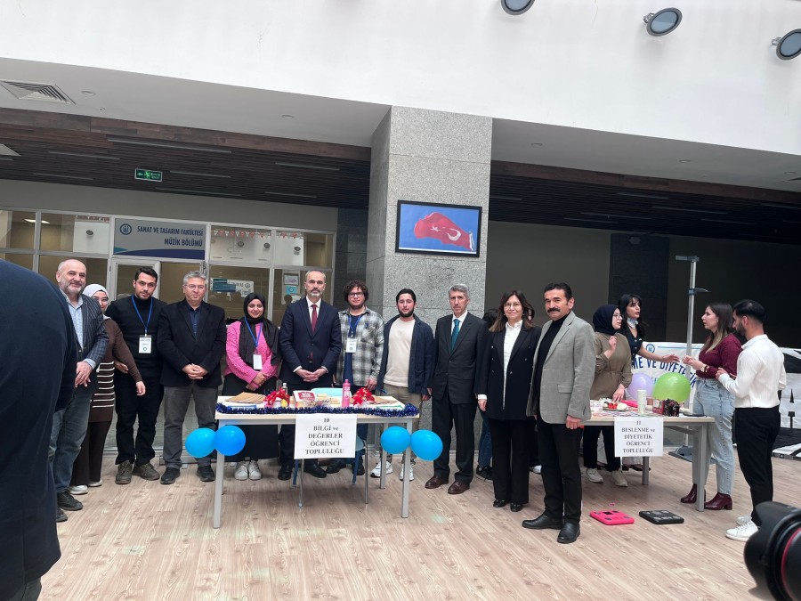 Bayburt Üniversitesinde Bilgi ve Değerler Kulübü Standı Açıldı