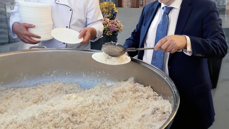 Deliklitaş İmam Hatip Lisesi Pilav Gününe Ensar Vakfı Eskişehir Şubesinden Destek