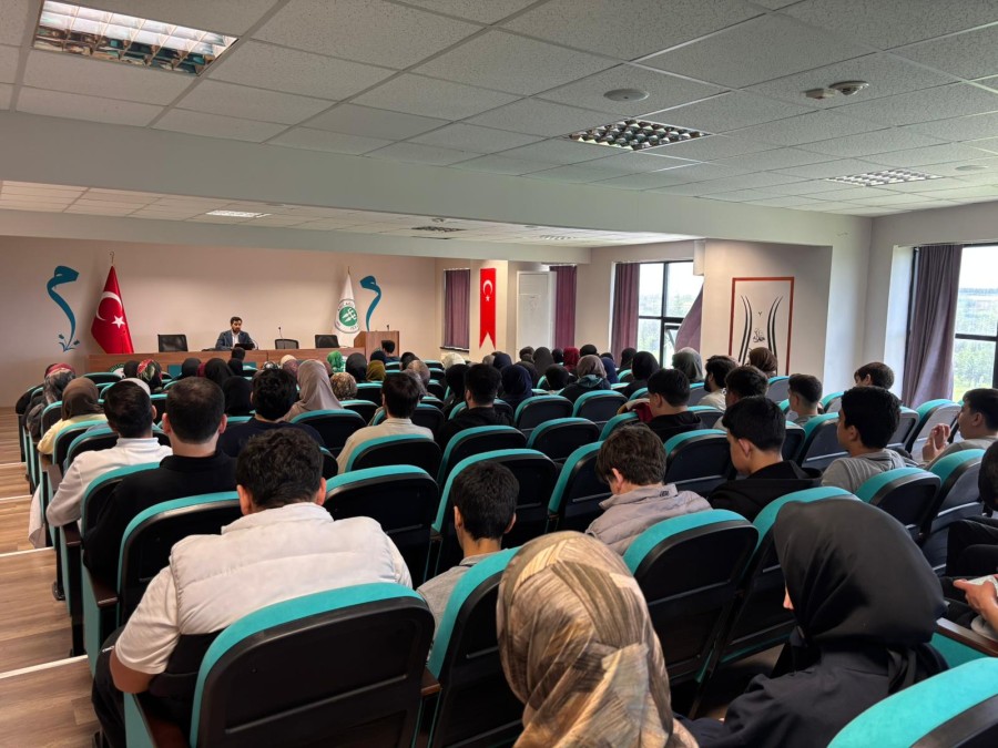 "Gençliğin Anlam Arayışı" Programı Büyük İlgiyle Gerçekleştirildi