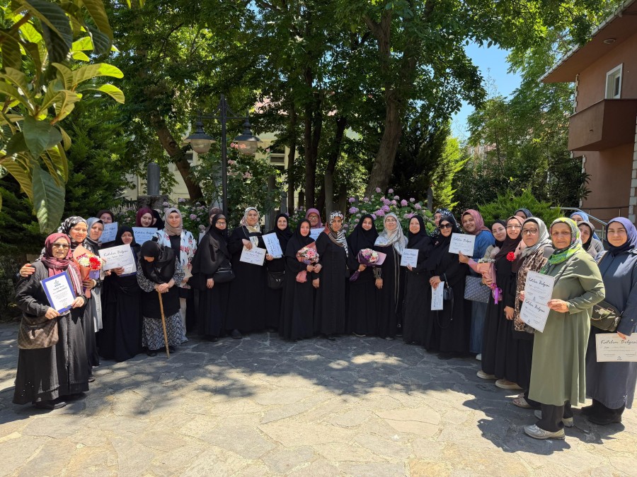 Ensar Vakfı Eyüp Sultan Kadın Kolları'nda Eğitim Dönemi Tamamlandı