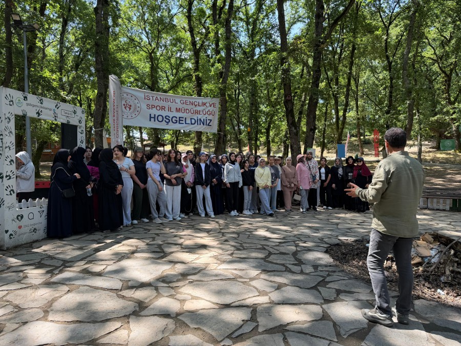 140 Kız Öğrenci ile Gerçekleştirilen Ensar Vakfı Eyüpsultan Şubesı Yaz Kampı Sona Erdi