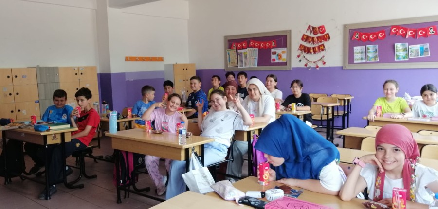 Çocuklar Hem Öğreniyor Hem Eğleniyor: Ensar Vakfı Ünye Yaz Okulu İlk Haftayı Tamamladı