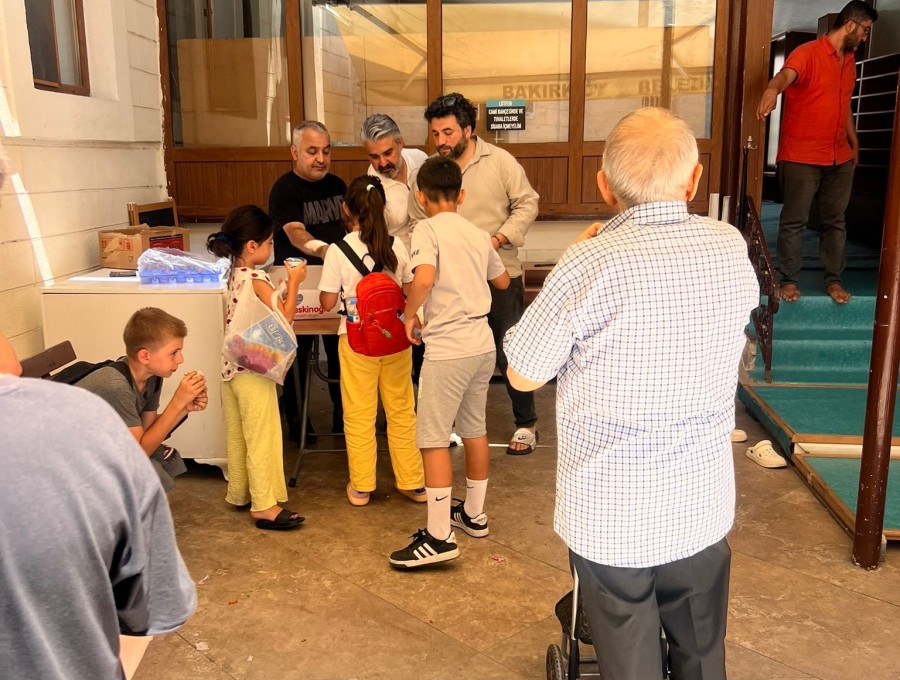 Hamidiye Camii Yaz Kur'an Kursu Öğrencilerine Lezzetli Sürpriz