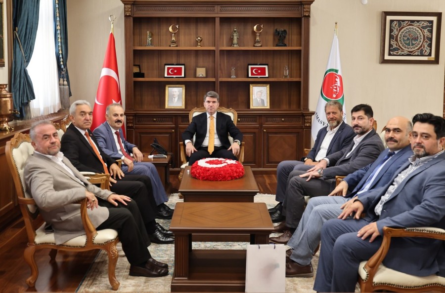Ensar Vakfı Yöneticilerinden Vali Bakan'a Ziyaret